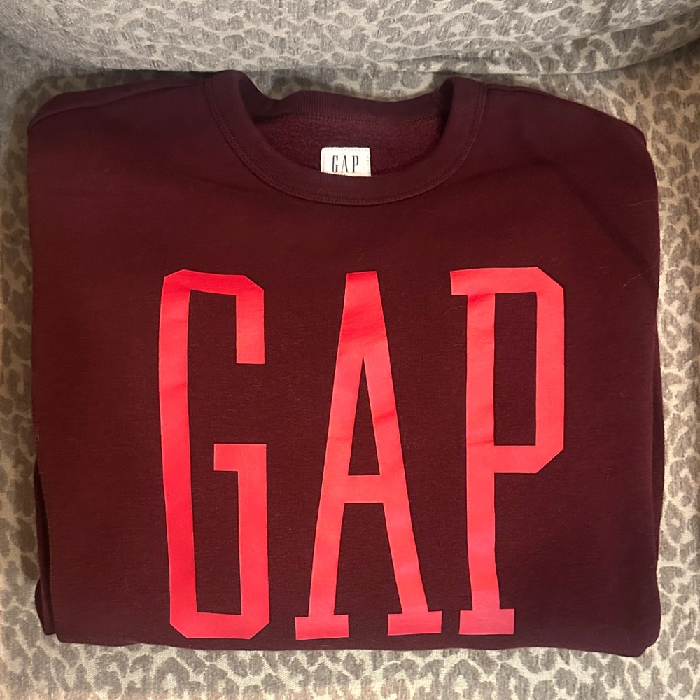 GAP Women’s Burgundy and Red Logo Sweatshirt